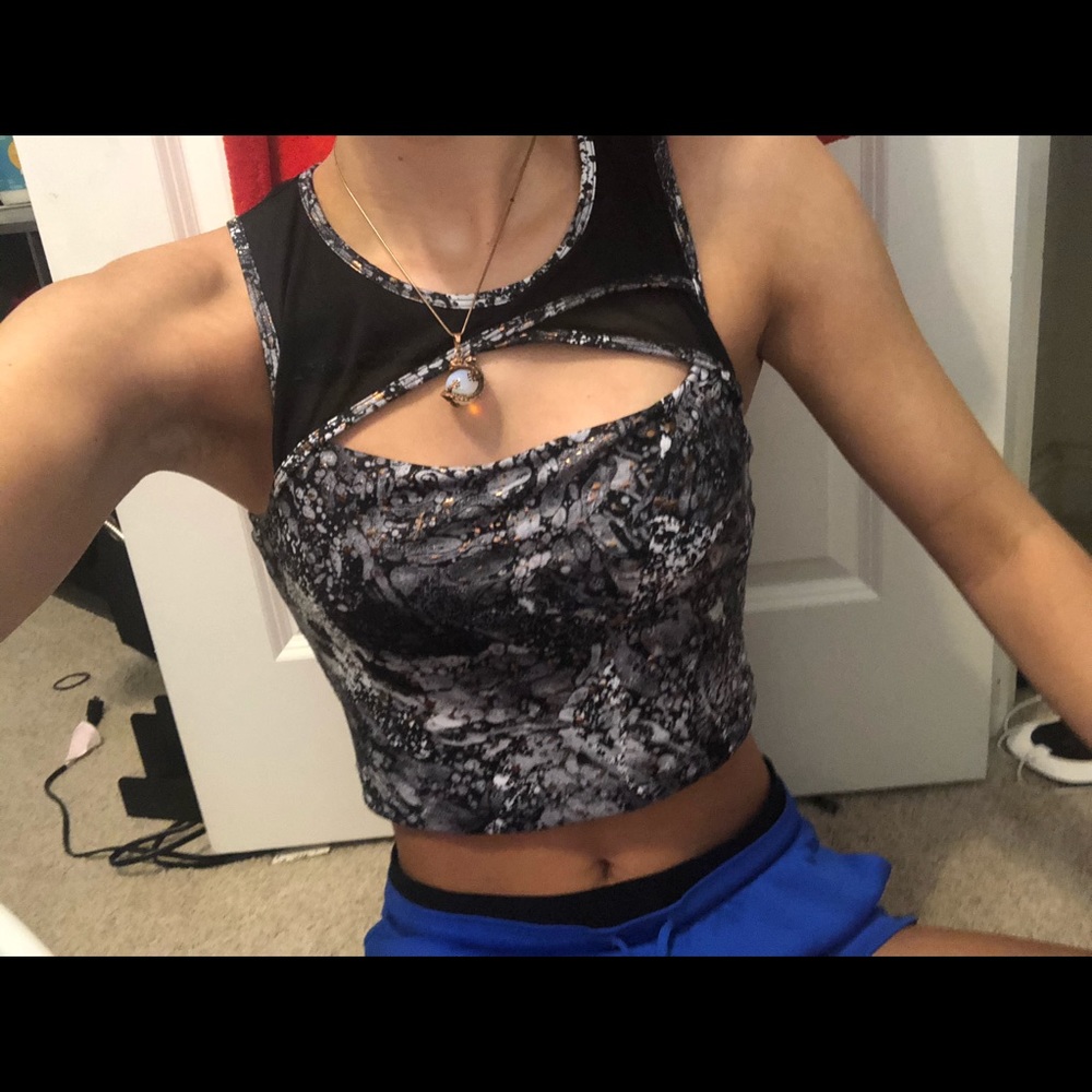athleta cropped workout top
